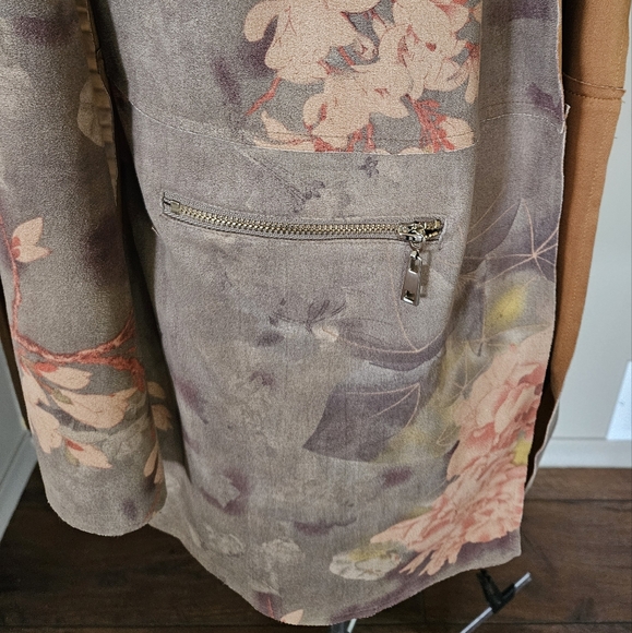 NWT muted floral, faux suede jacket. - Picture 3 of 11